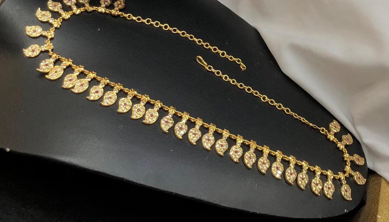 HIP CHAINS