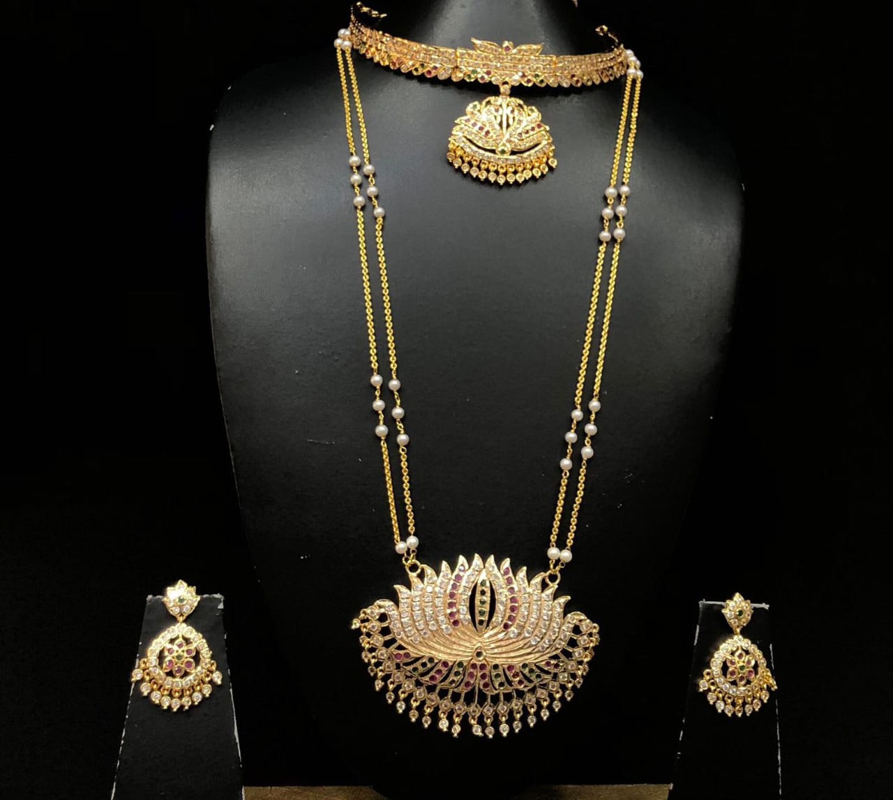 LOUTS CHAINS