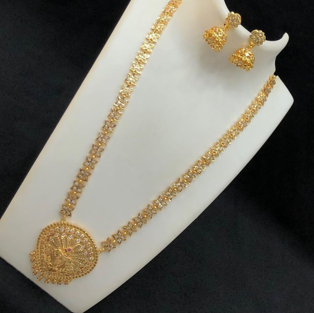 PEACOCK PENDANT CHAIN