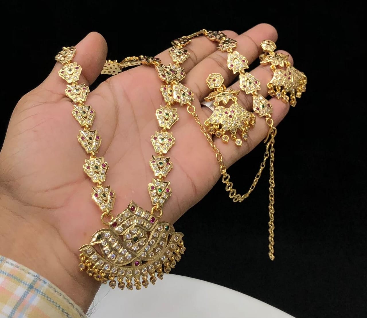 CHAINS