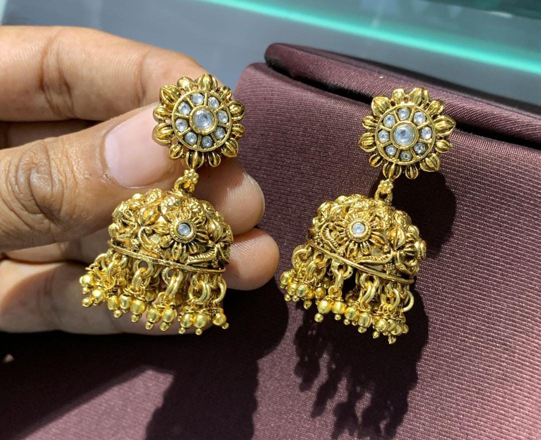 EARRING